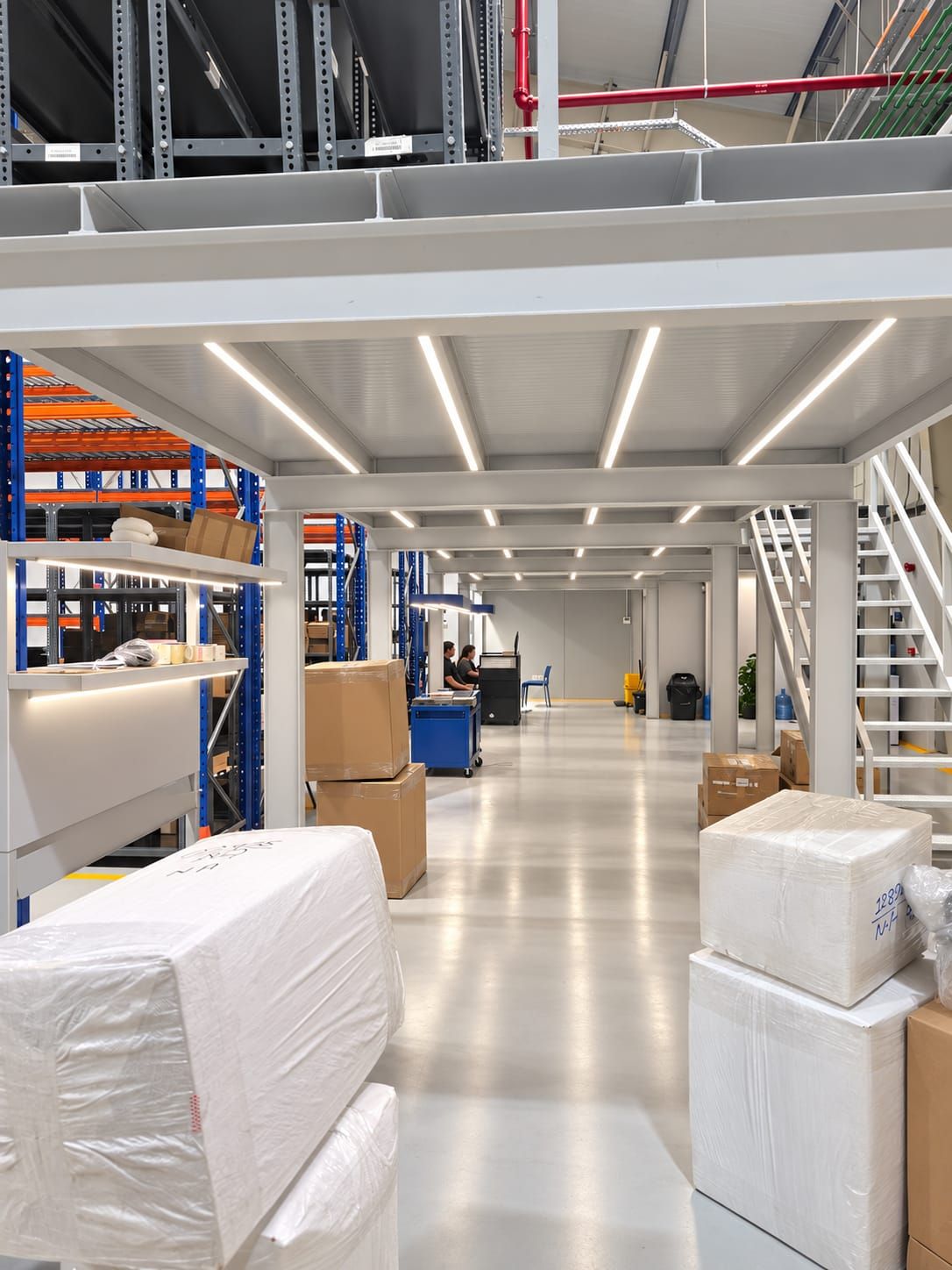 Lit operations aisle