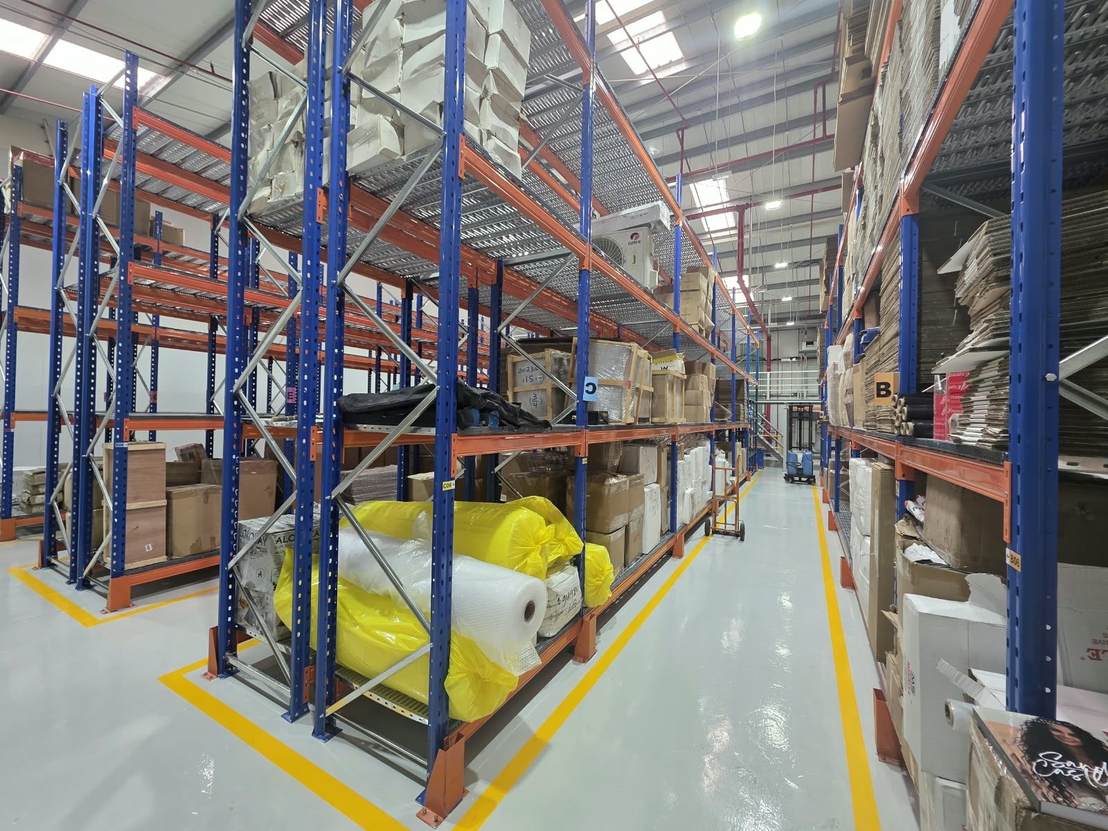 High-bay pallet racking inside the Dubai Fulfillment Hub